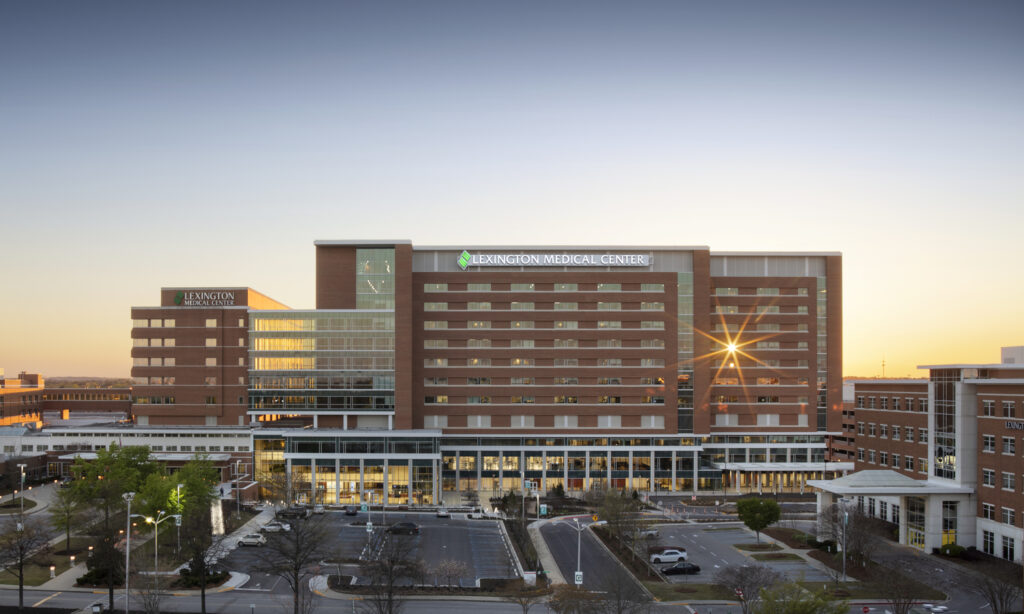 Lexington medical center at dusk with clear skies, a notable addition to the ENR Southeast and Brasfield & Gorrie Projects.