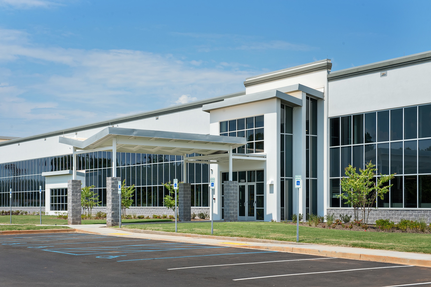 Final photography of Arthrex AMISC Manufacturing and Central Services Facility 