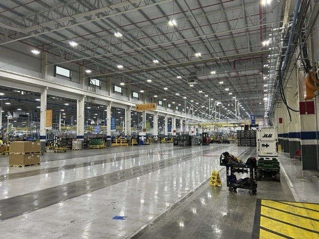 	
BorgWarner EV Expansion is a 12,000 sq ft building addition to an existing manufacturing plant.  It also houses five overhead bridge cranes that will move the battery modules. Brasfield & Gorrie completed Phase 1 of this project which consisted of a 35,000 sq ft interior renovation of the existing manufacturing plant.